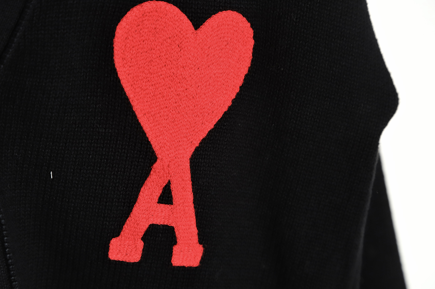 AMI PARIS 21FW Heart Embroidered Sweater Cardigan TSK1