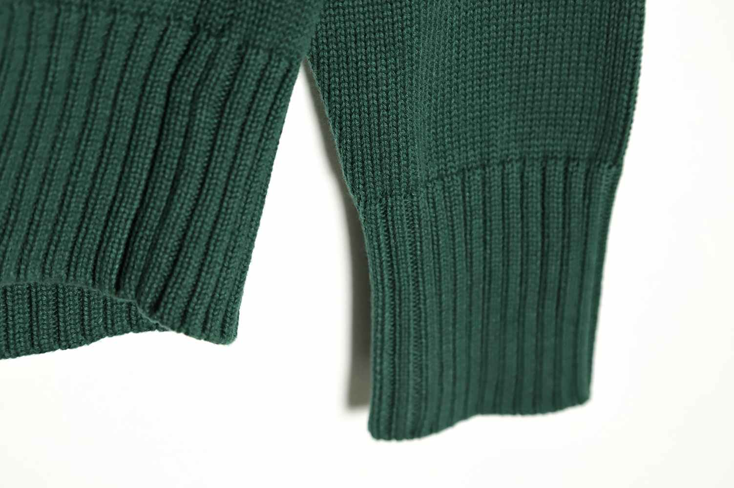 AMI PARIS 21FW Heart Embroidered Sweater Cardigan TSK2