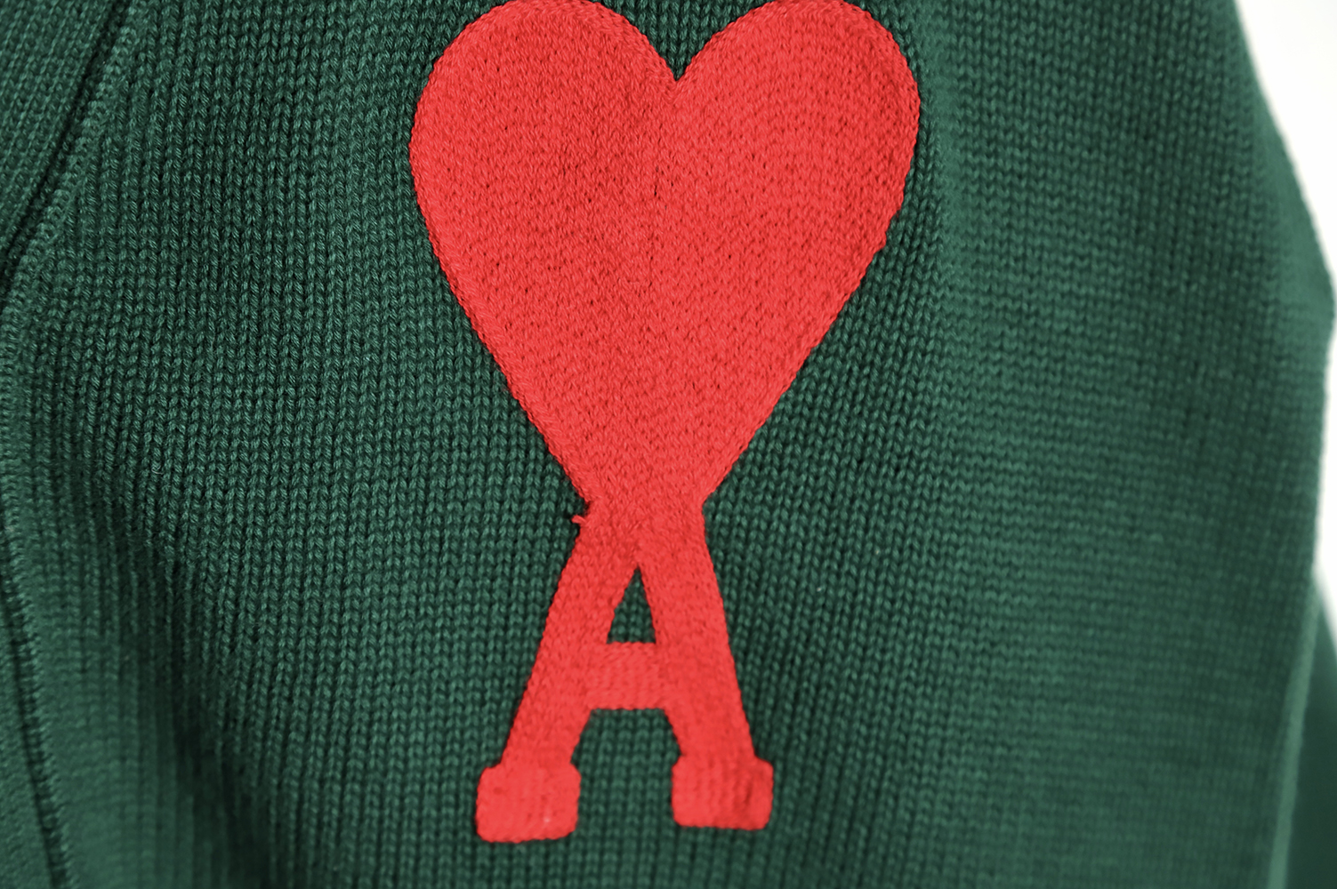 AMI PARIS 21FW Heart Embroidered Sweater Cardigan TSK2