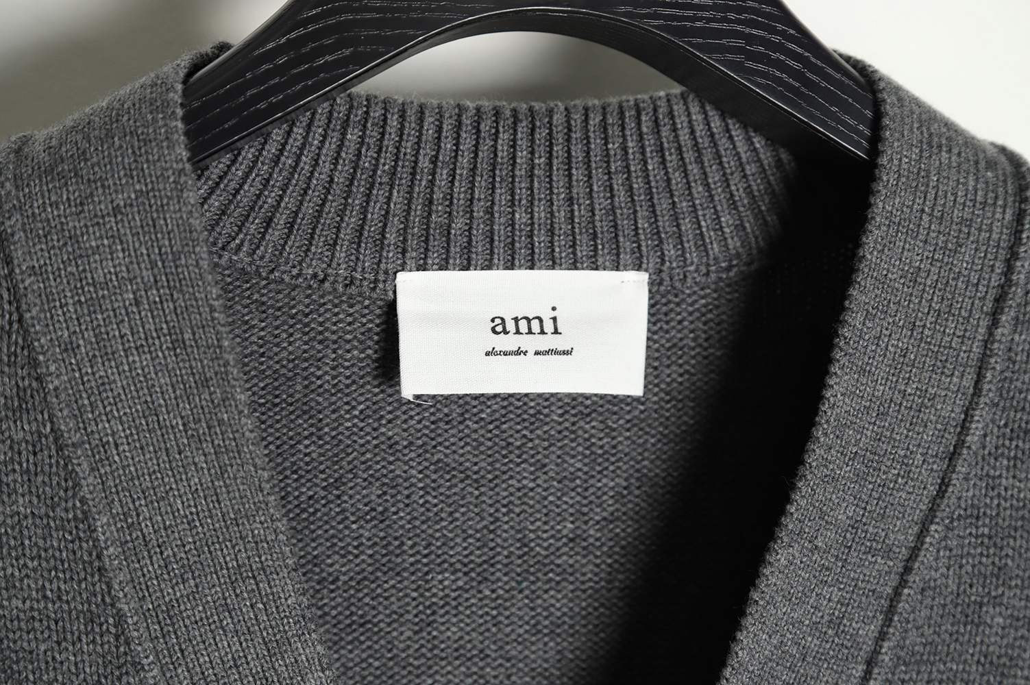AMI PARIS 21FW Heart Embroidered Sweater Cardigan TSK3