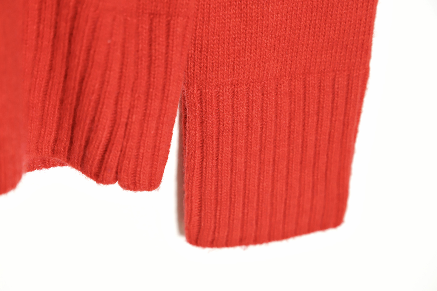 AMI PARIS Heart Turtleneck TSK1