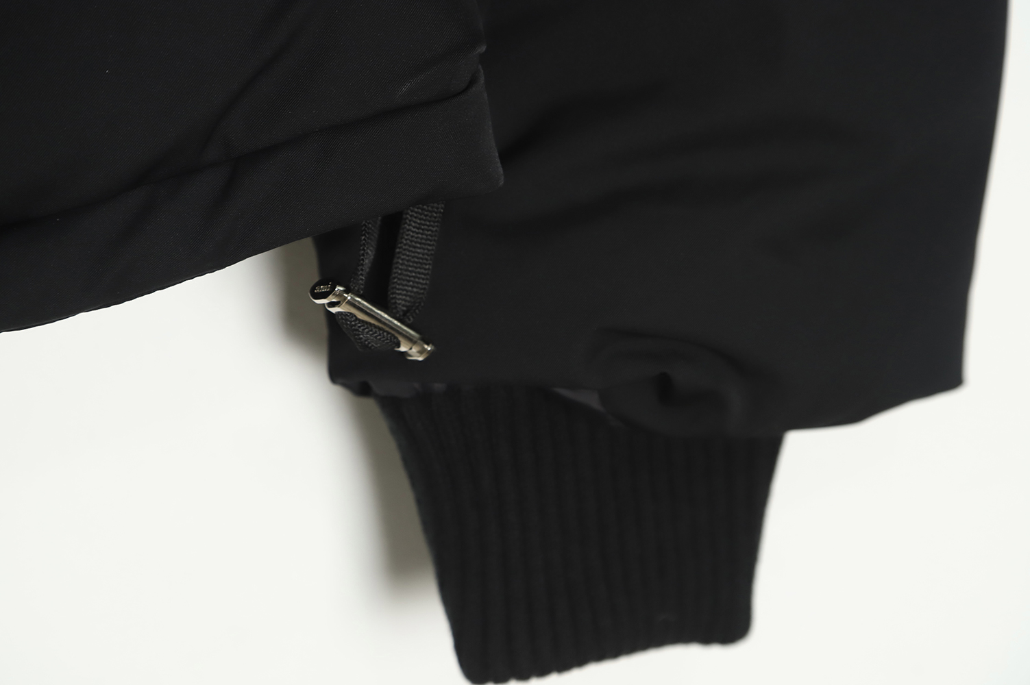 AMI PARIS 22SS solid color hooded down jacket TSK2