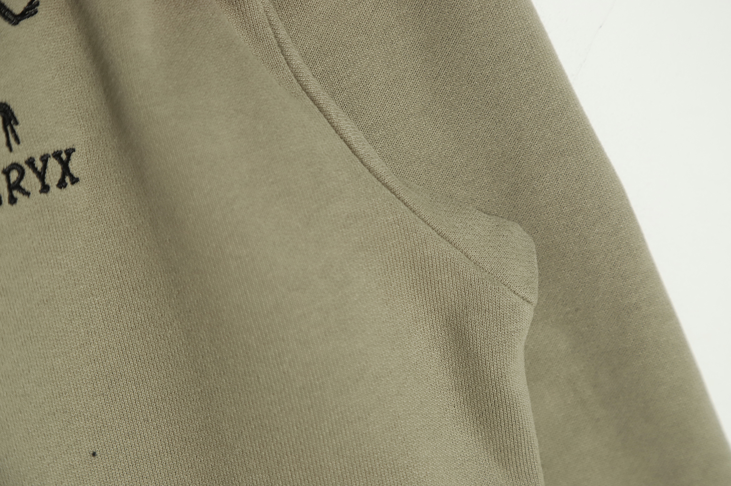 Arc'teryx 22FW Embroidered Crewneck Sweatshirt
