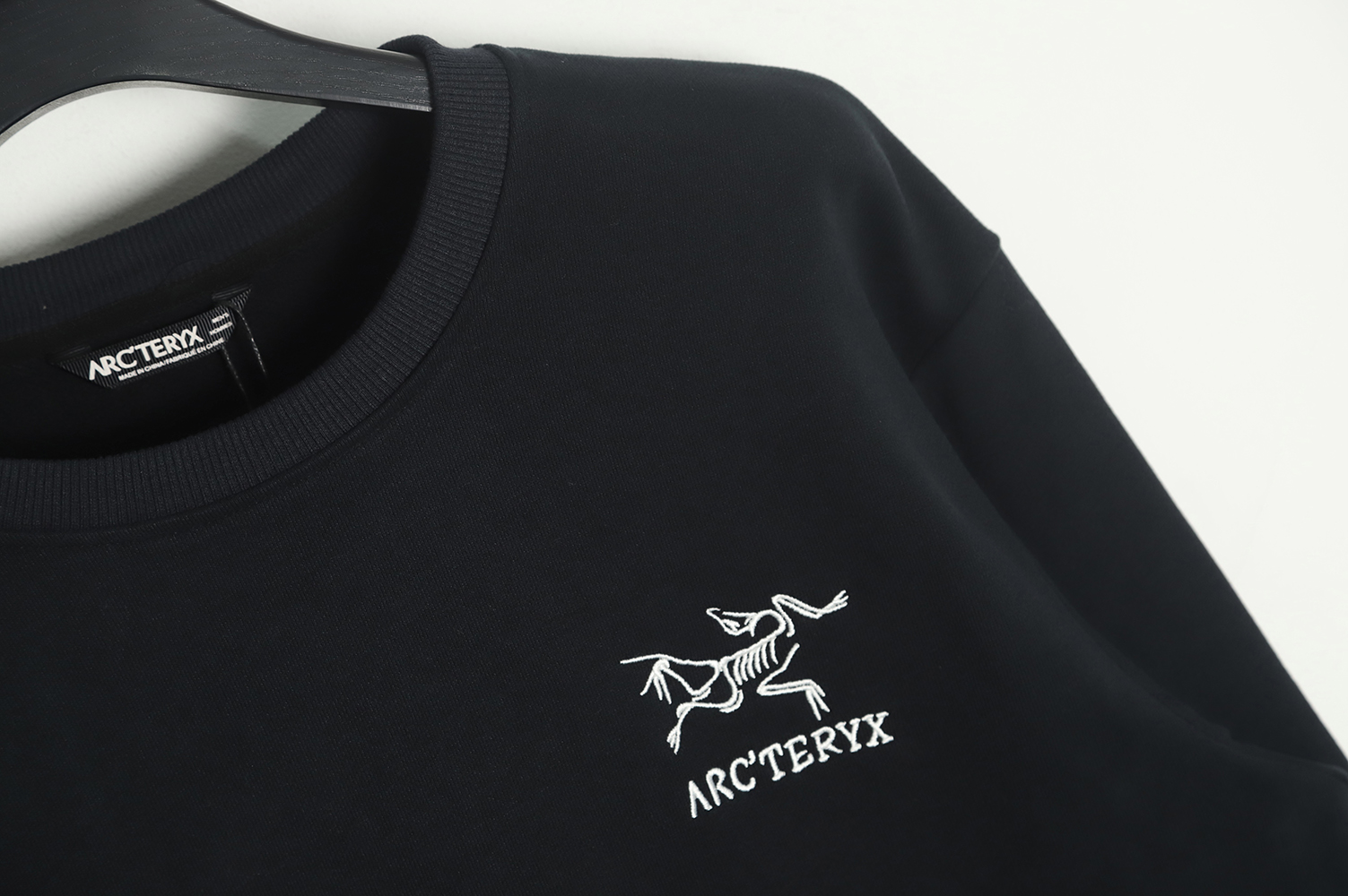 Arc'teryx 22FW Embroidered Crewneck Sweatshirt TSK1