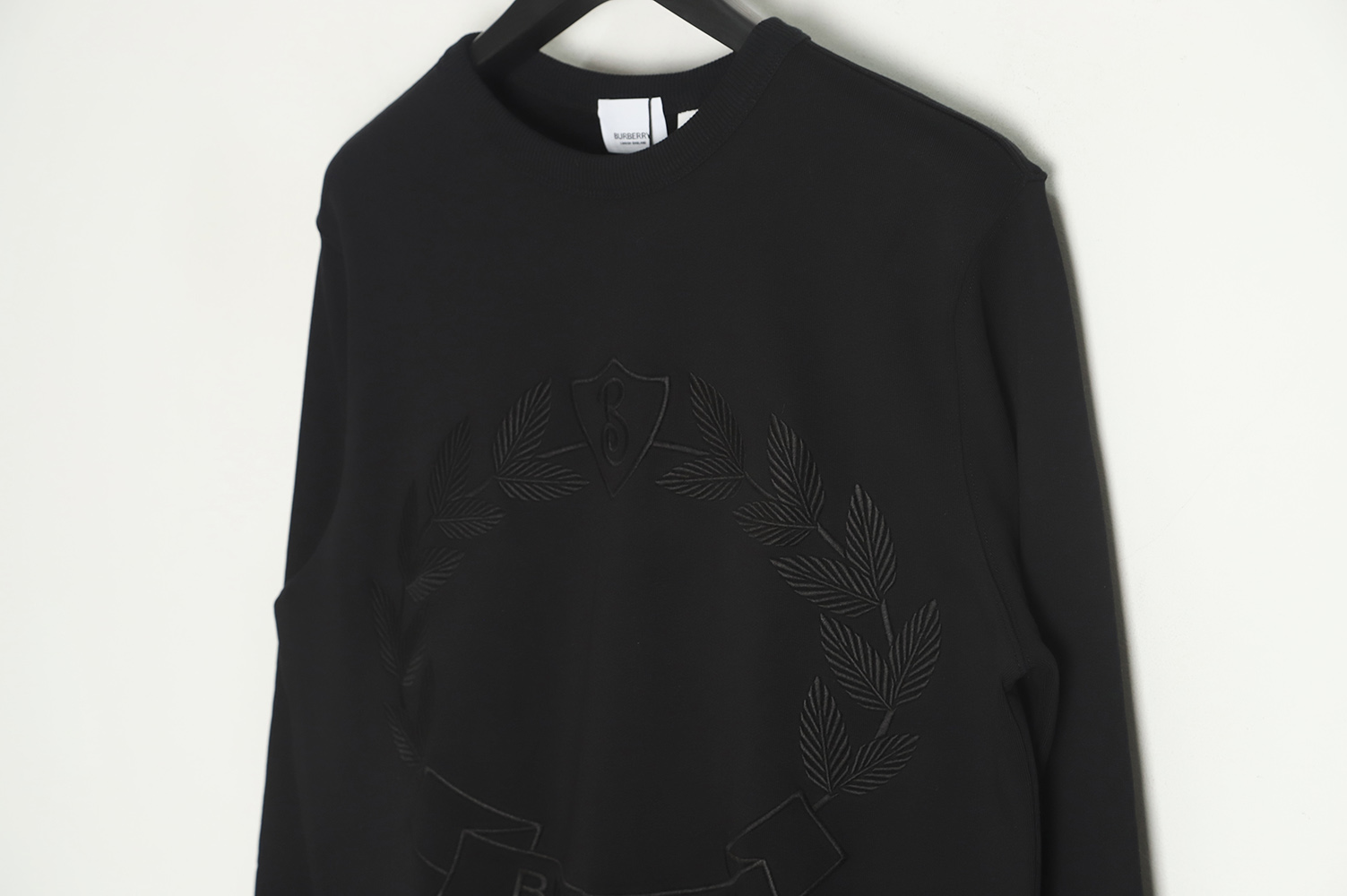 Burberry 22FW Oak Leaf Olive Branch Badge Embroidered Crewneck Sweatshirt TSK1