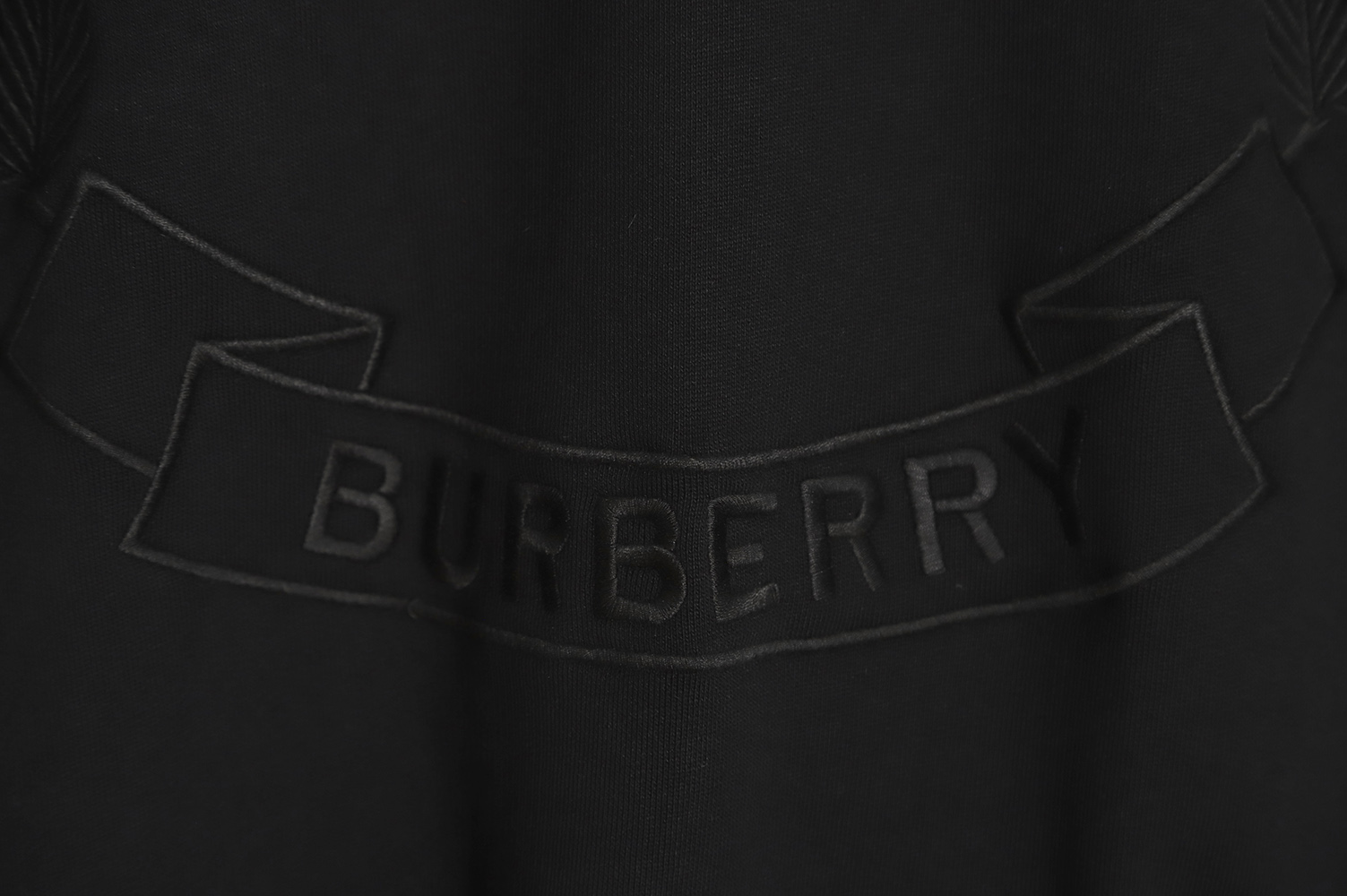 Burberry 22FW Oak Leaf Olive Branch Badge Embroidered Crewneck Sweatshirt TSK1