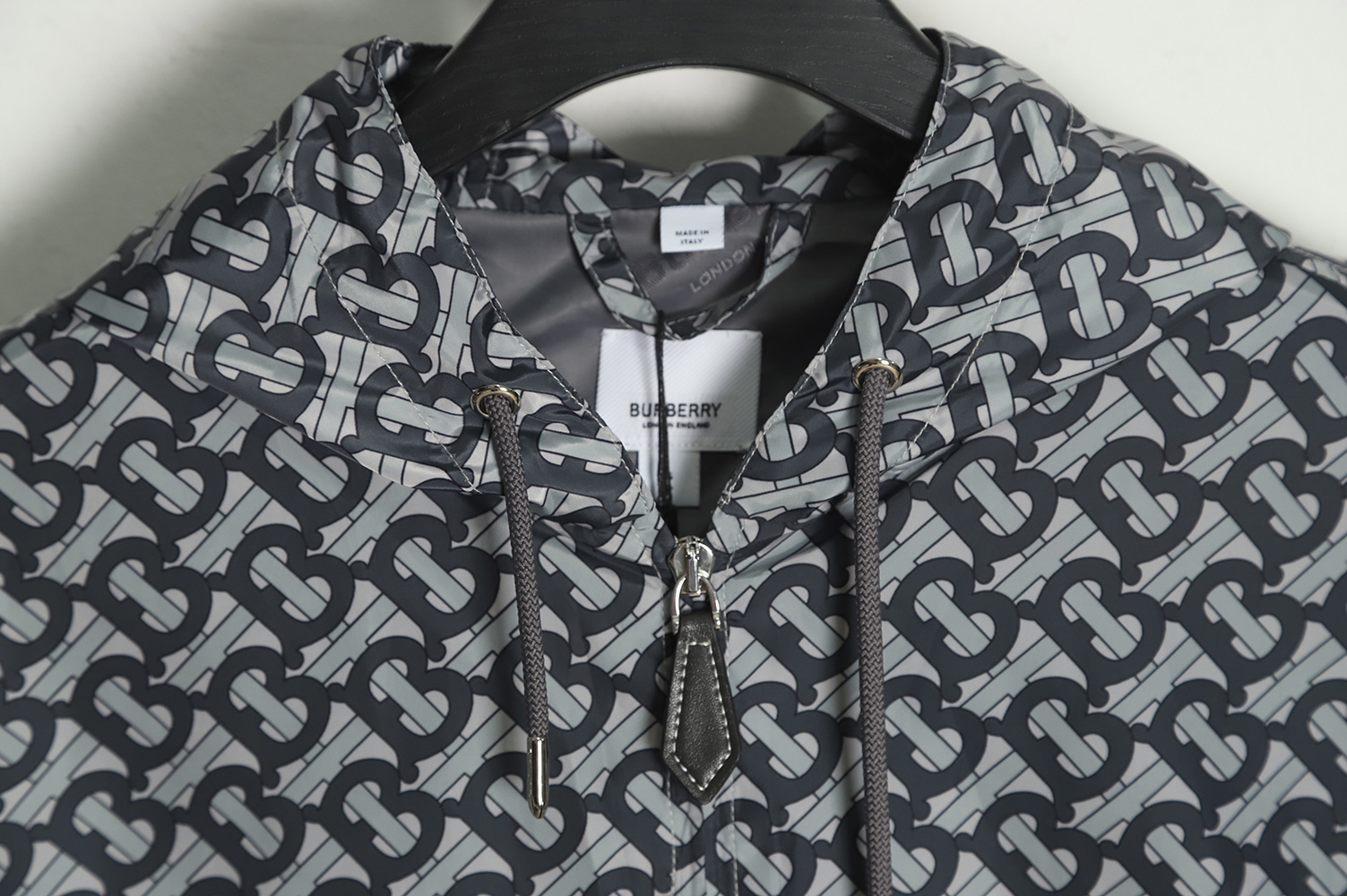 Burberry 22FW Full Indonesia Dragon Hooded Jacket