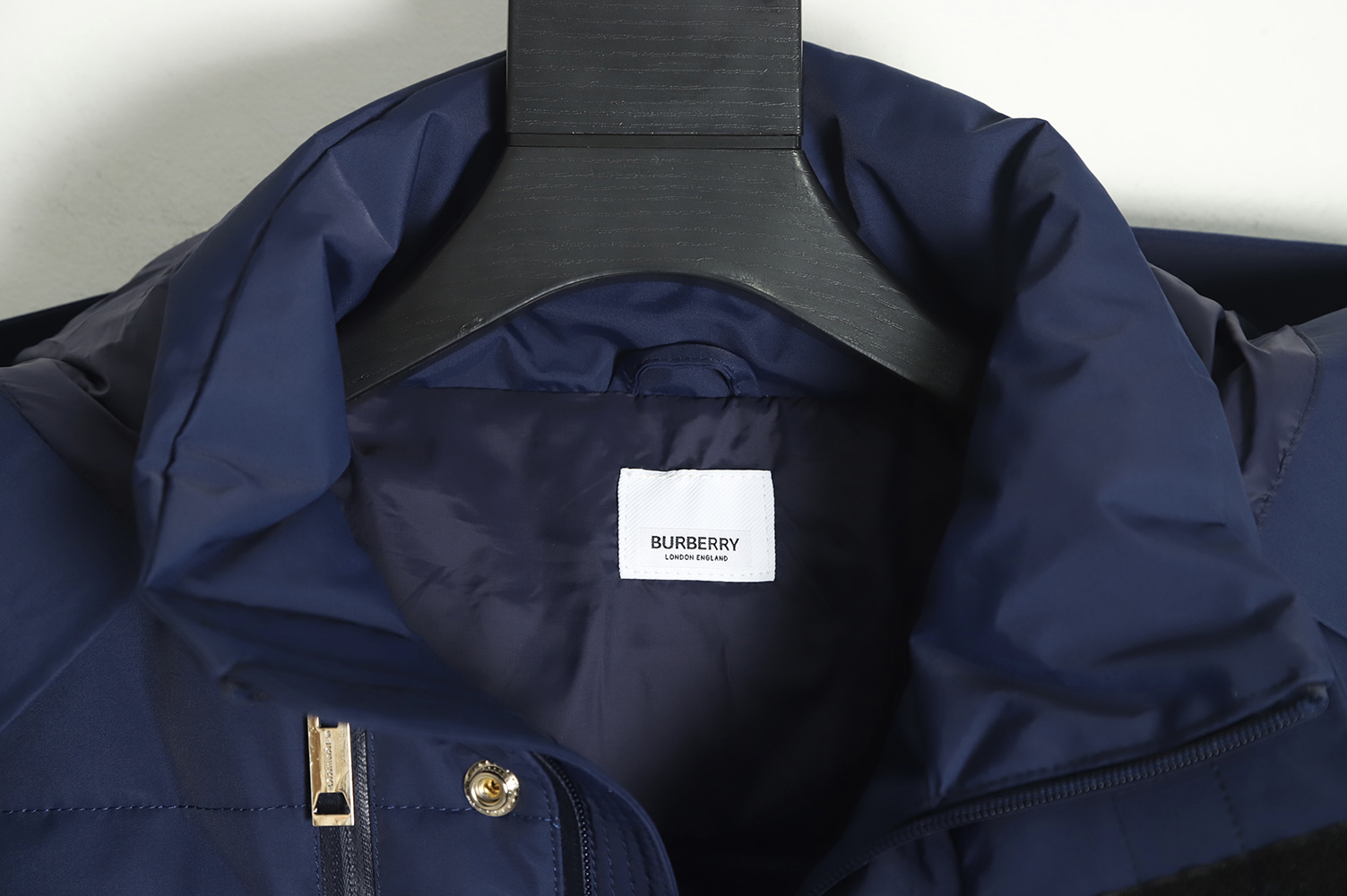Burberry 22Fw embroidery small standard collar hooded down jacket TSK1