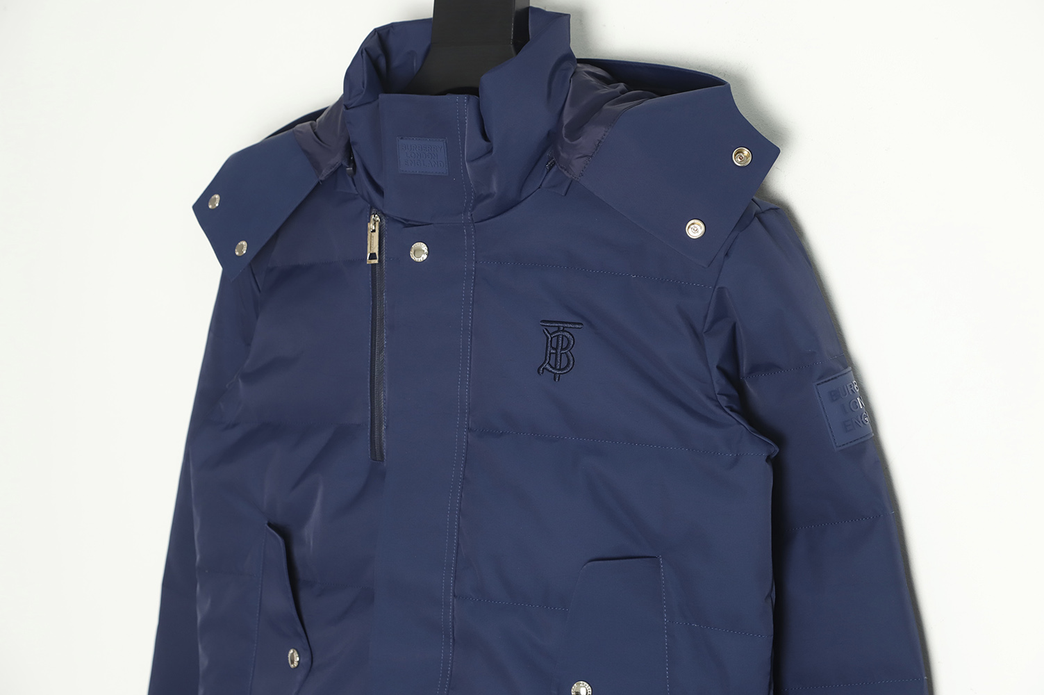 Burberry 22Fw embroidery small standard collar hooded down jacket TSK1