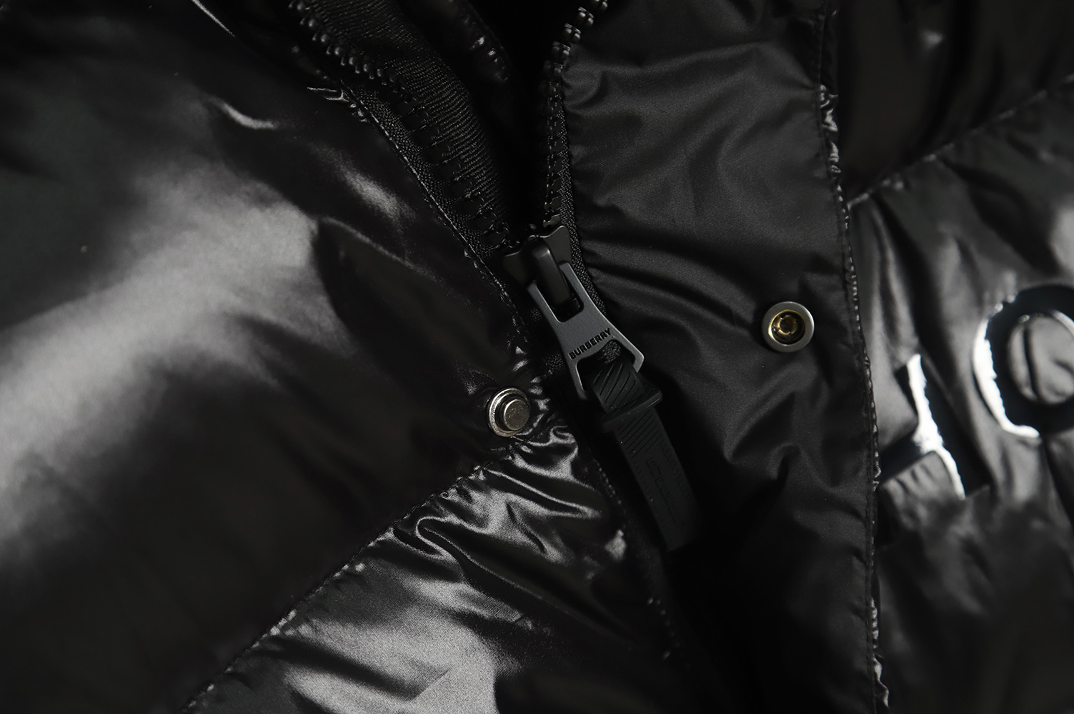 BURBERRY 22FW Horseferry London thick glue print detachable hooded down jacket