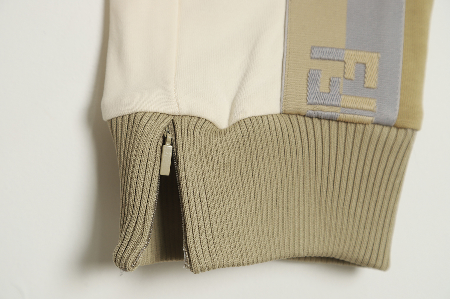 FENDI 22FW FF webbing logo trousers