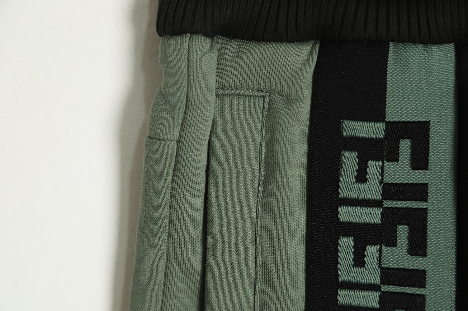 FENDI 22FW FF webbing logo trousers TSK1