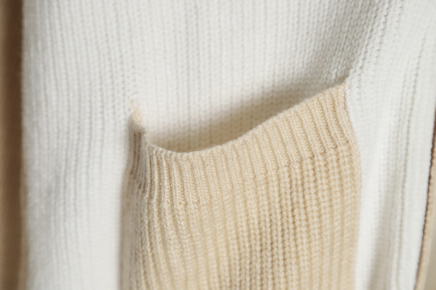 FENDI Knitted color-block cardigan sweater-M-L-XL