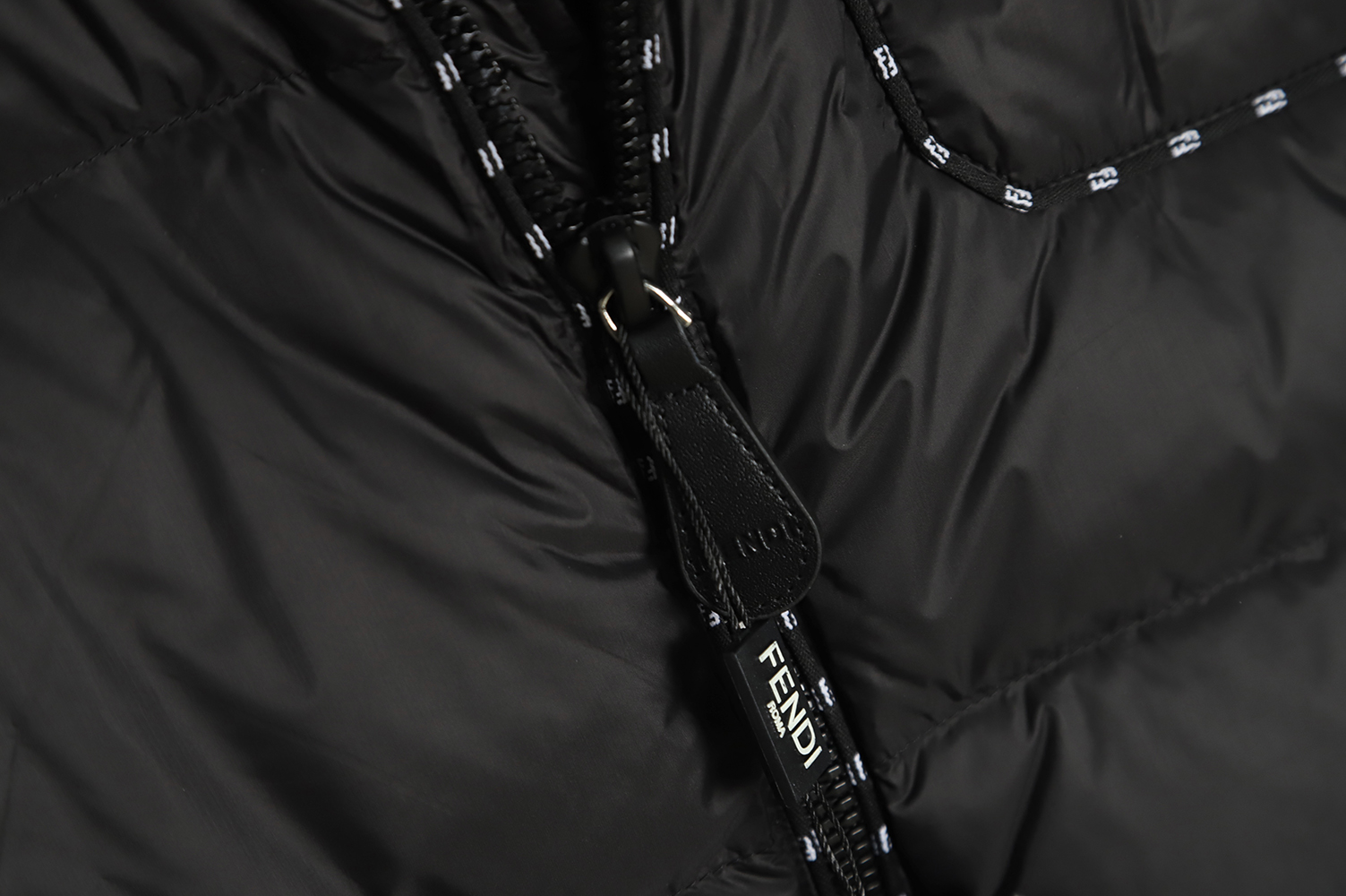 Fendi 22Fw double F stroke down jacket TSK1
