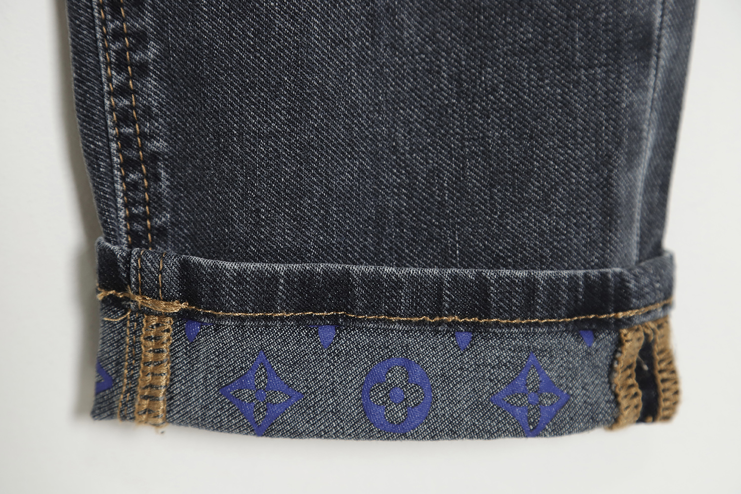 Louis Vuitton back checkerboard embroidery LOGO jeans