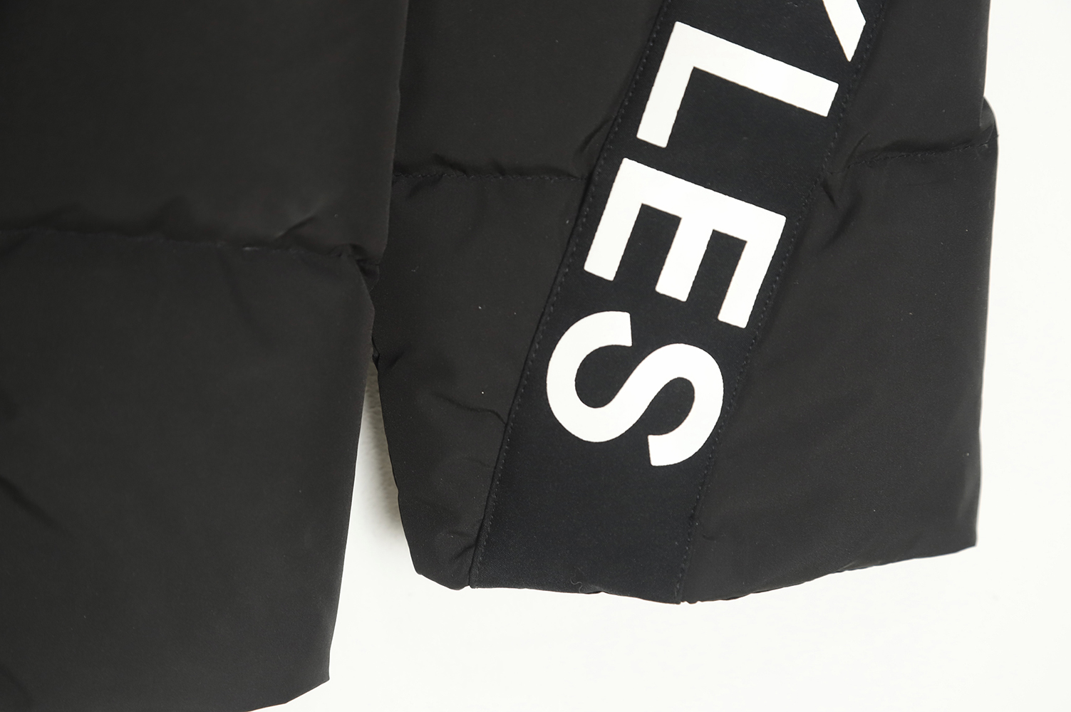 Moose Knuckles Canada Scissors Down Jacket TSK2