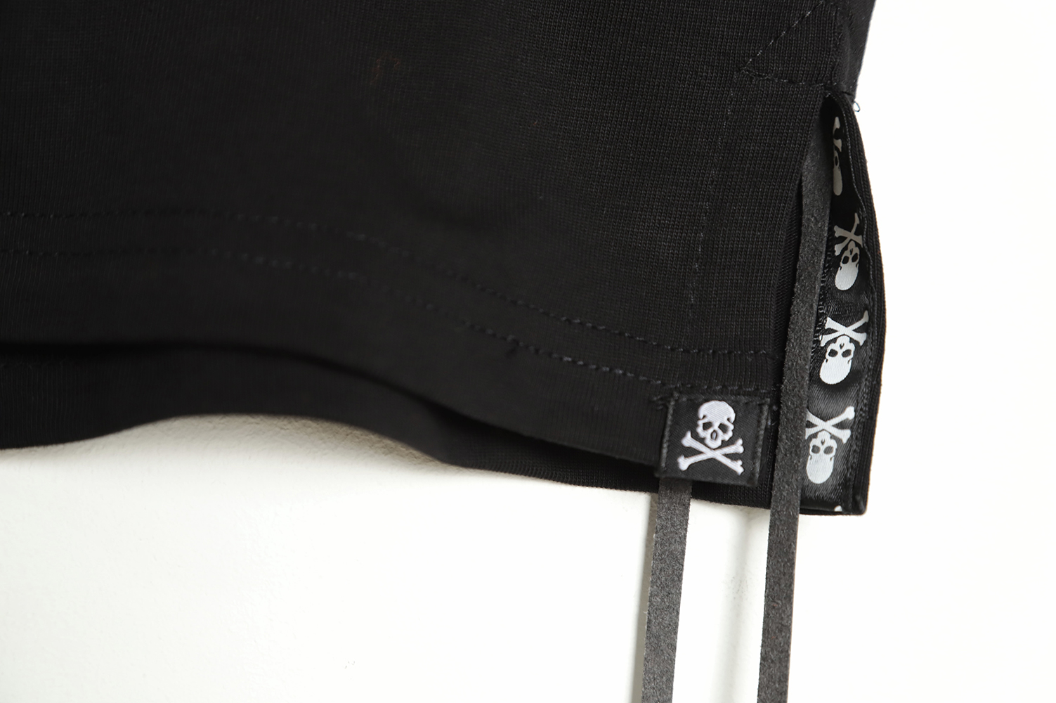 mastermind world 22ss MMJ ghosting three skull T-shirt