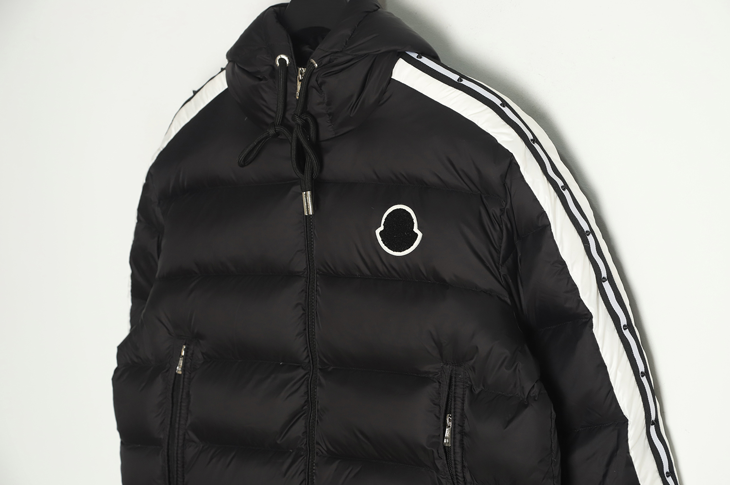 Moncler stellaire cropped color-block puffy hooded down jacket