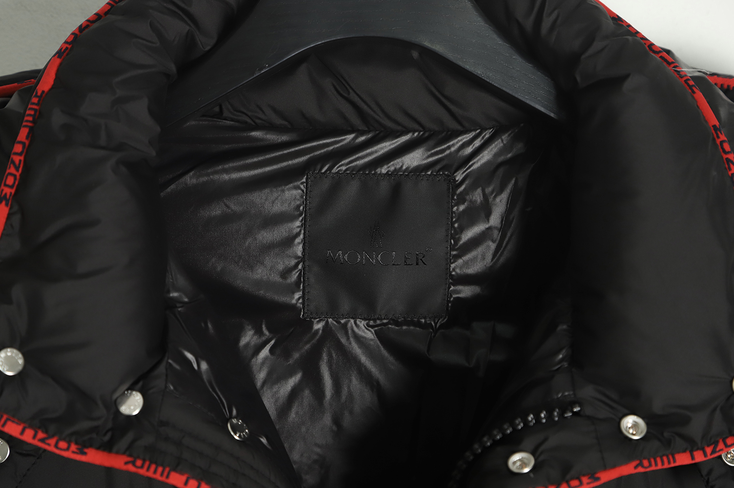 Moncler 22FW Red line down jacket