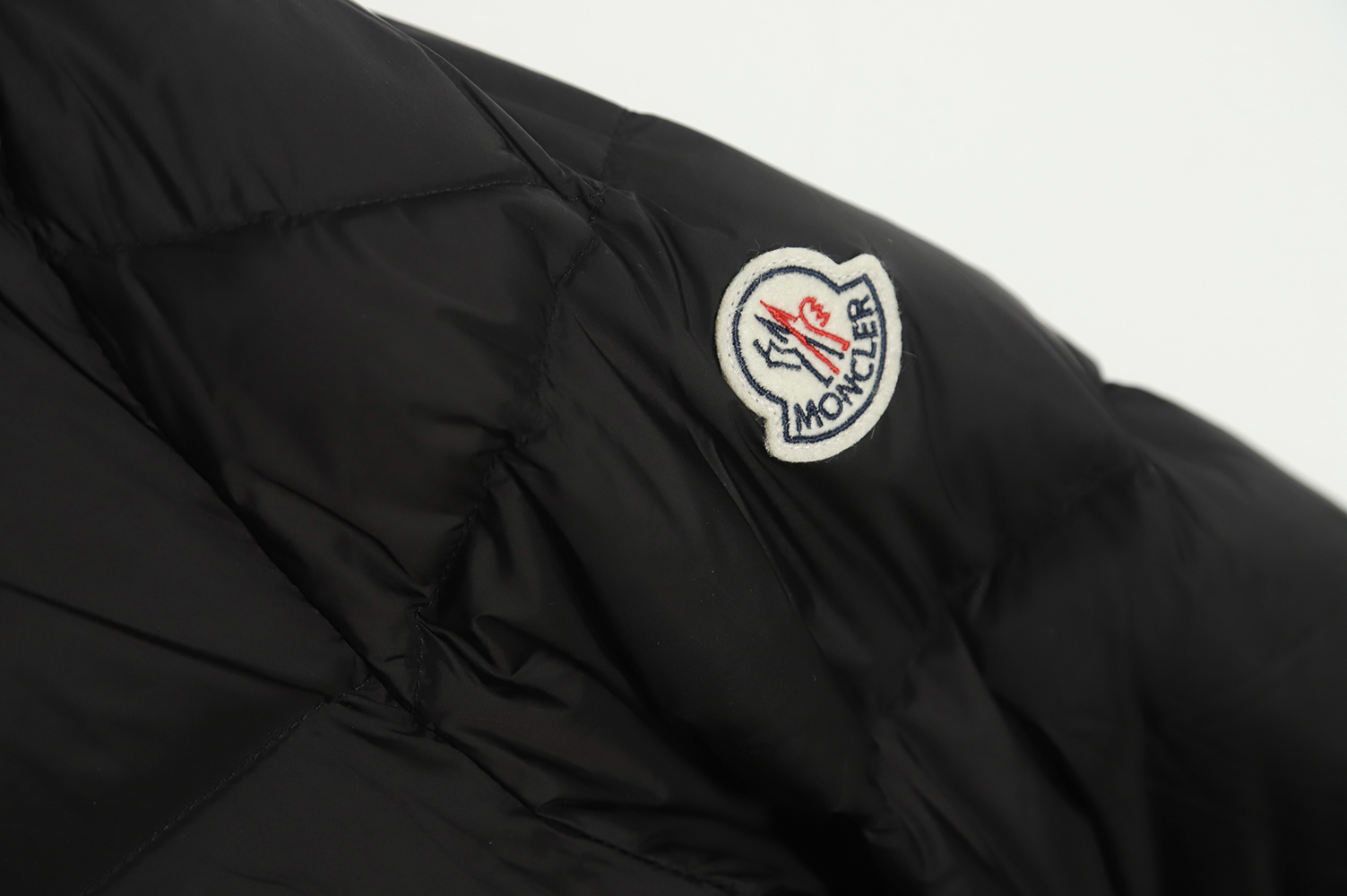 Moncler 22FW classic down jacket