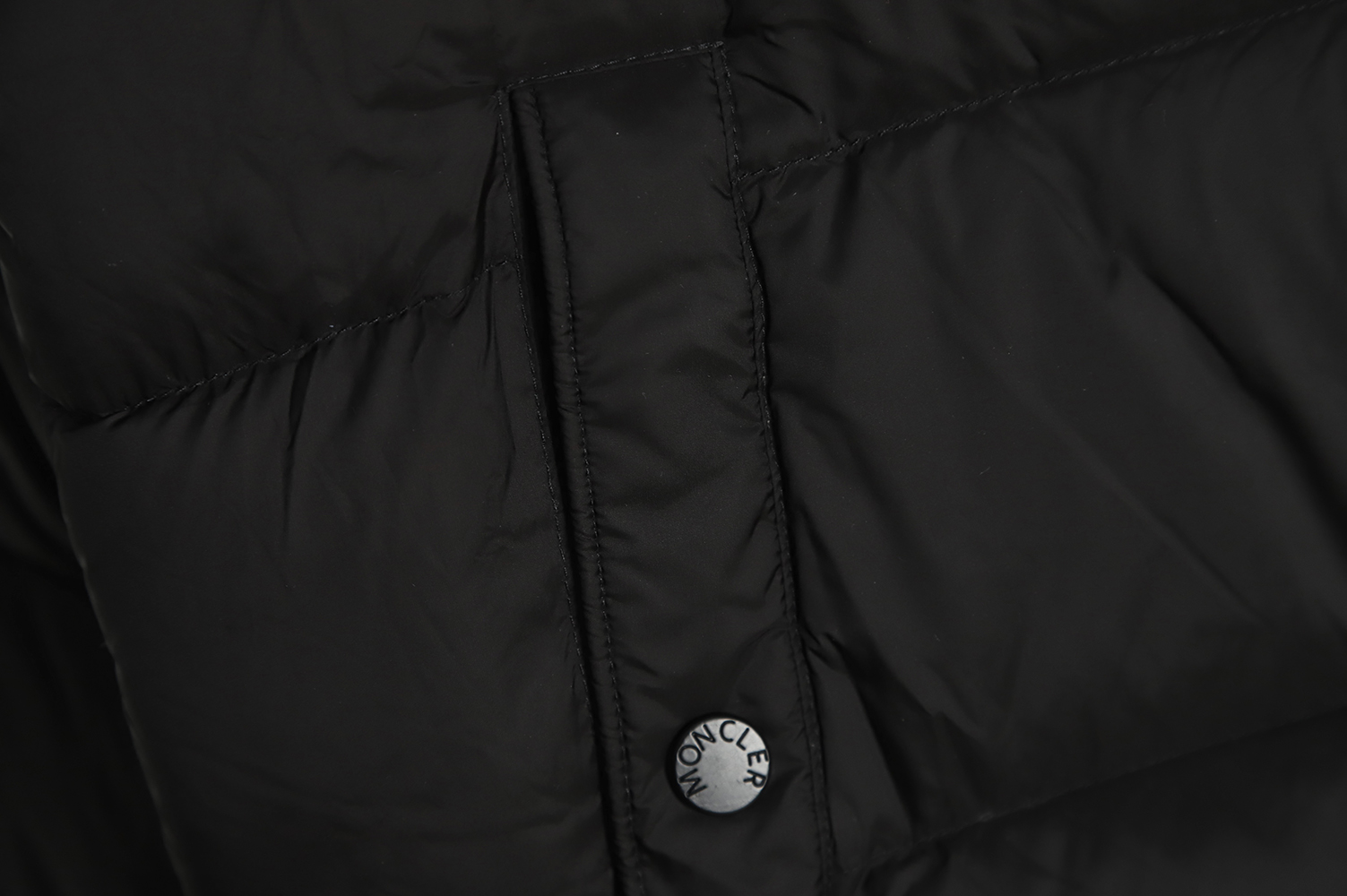 Moncler 22FW classic down jacket