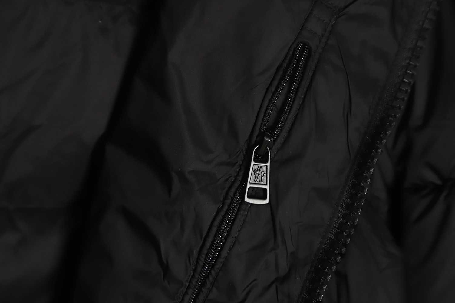 Moncler 22FW classic down jacket
