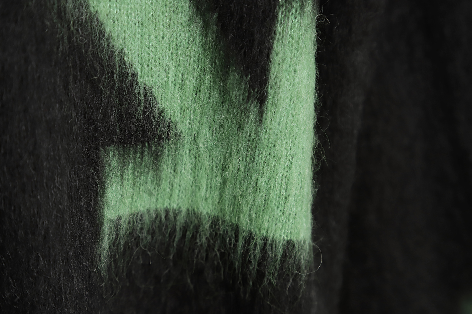 OFF WHITE Mohair Sweater TSK10