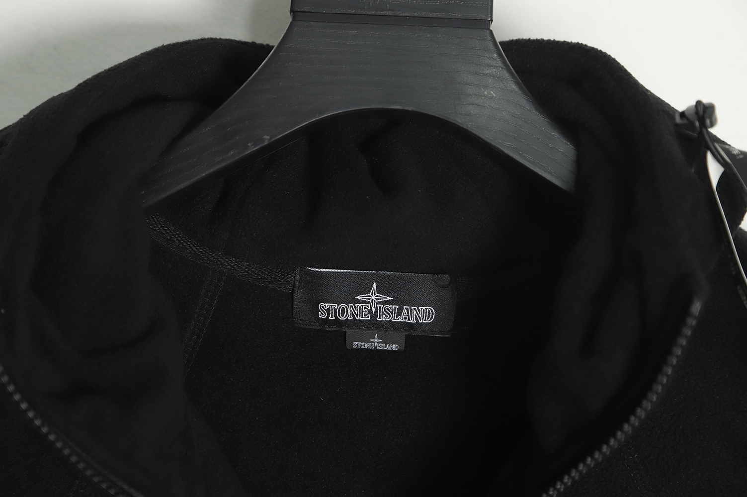Stone Island 22FW back compass embroidery lambswool zipper jacket TSK1