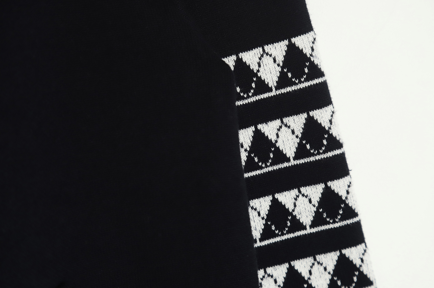 Thom Browne 22FW Diamond Dachshund Hooded Knit Jacket TSK1