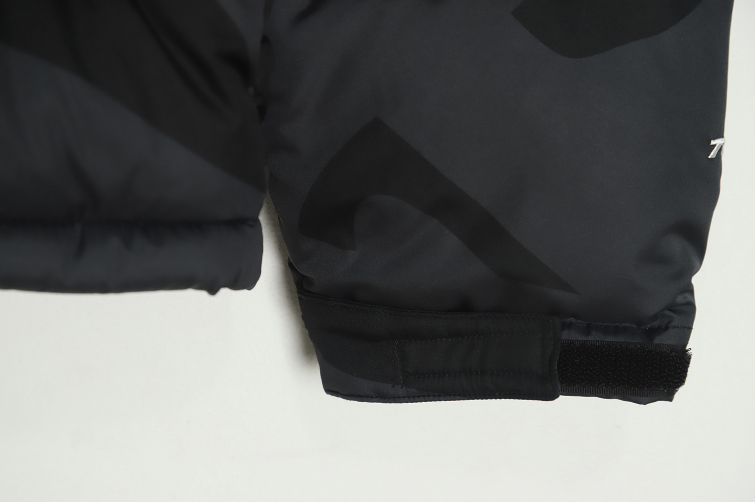 The North Face KAWS Joint 1996 American Edition Down Jacket TSK1