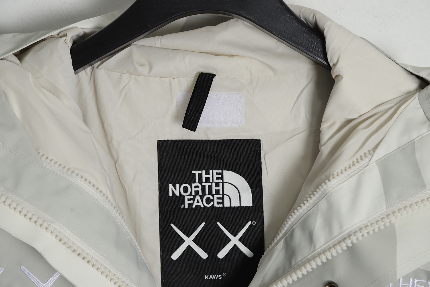 THE NORTH FACE x XX KAWS joint FW22 outdoor color matching hard shell hooded jacket