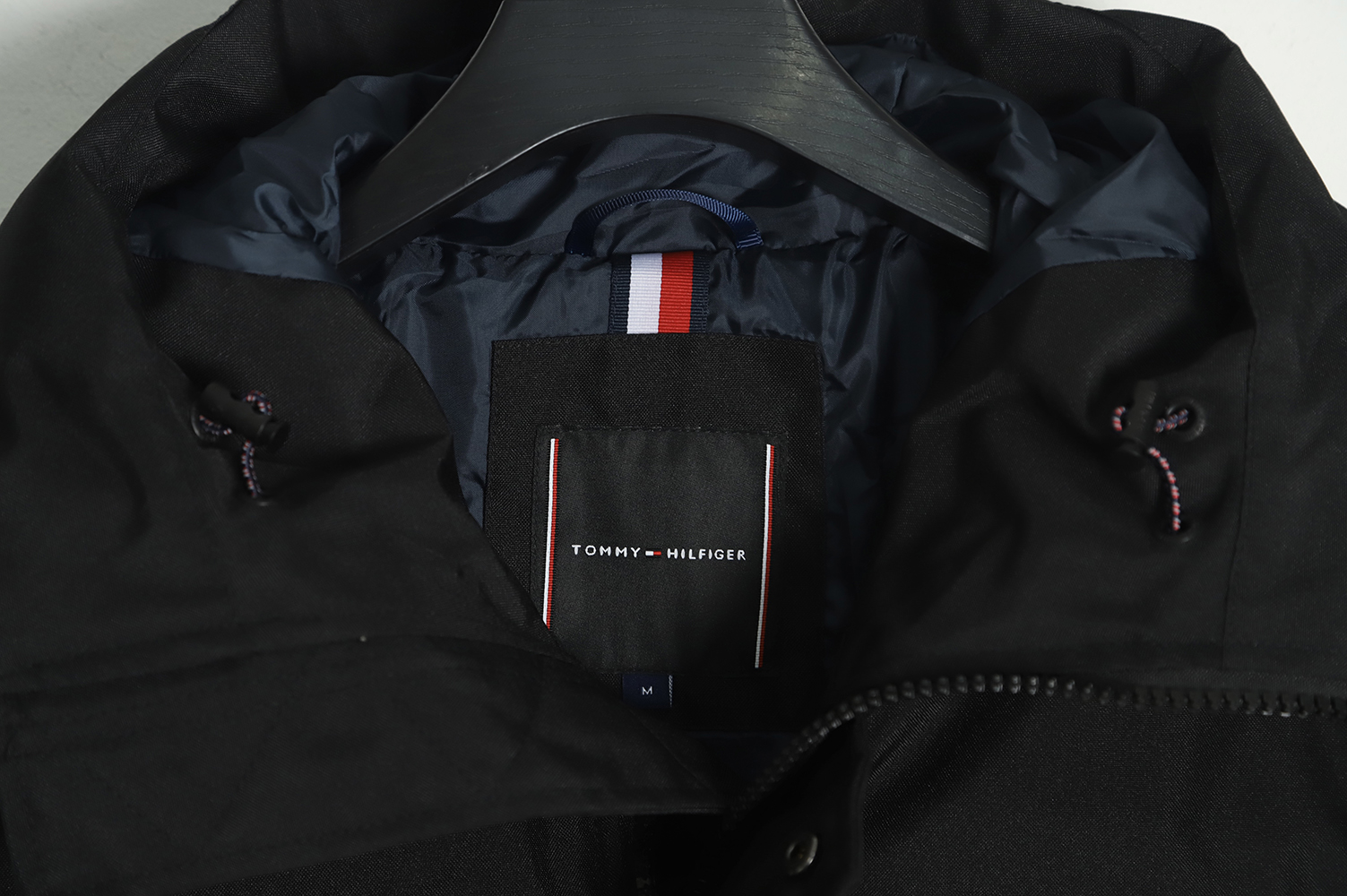 Tommy Hilfiger Rubberized Logo Drawstring Down Jacket TSK1