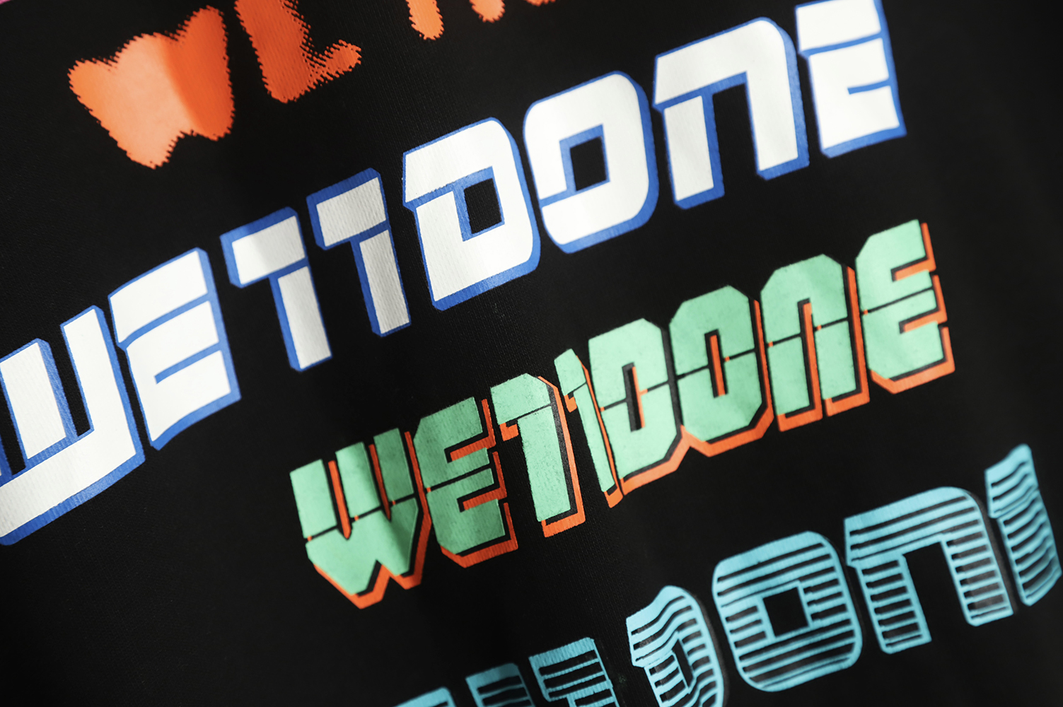 WE11 DONE 22FW Neon Barrage Crew Neck Sweatshirt TSK2
