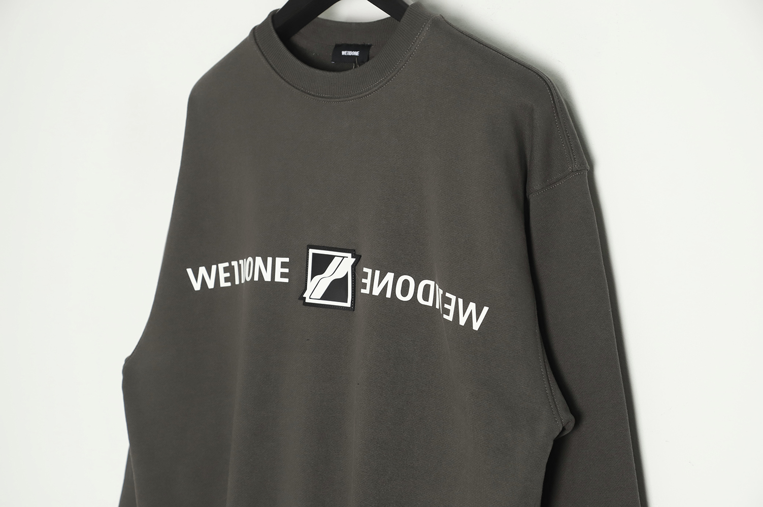 WE11 DONE 22FW small square letter round neck sweater TSK2