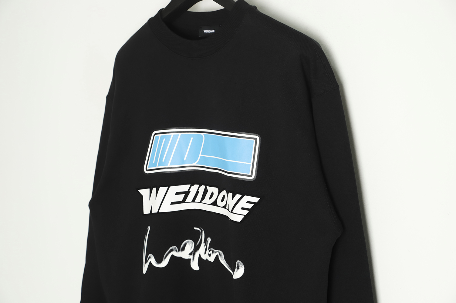 WE11 DONE 22FW Liquid Silver Alphabet Crewneck Sweatshirt TSK1