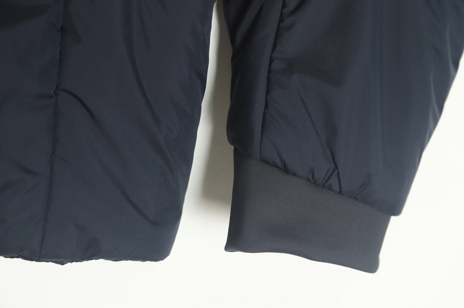 Arc'teryx ATOMARE 22FW paneled hooded padded jacket
