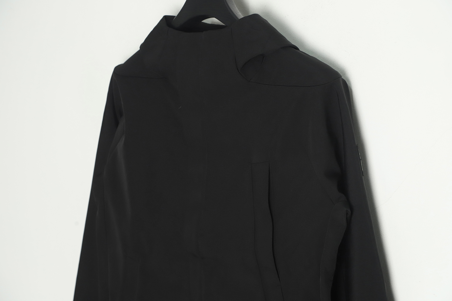DESCENTE DUALIS urban business 22 new hooded plus fleece jacket Black