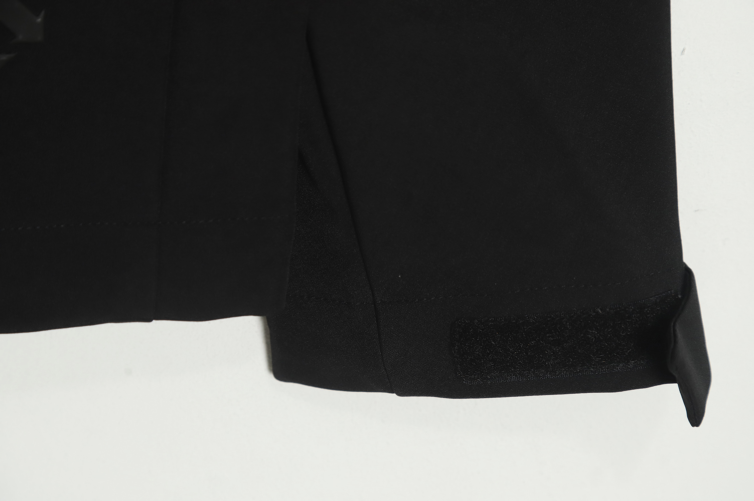 DESCENTE DUALIS urban business 22 new hooded plus fleece jacket Black