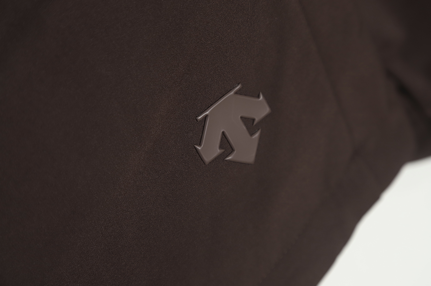 DESCENTE DUALIS urban business 22 new hooded plus fleece jacket Brown