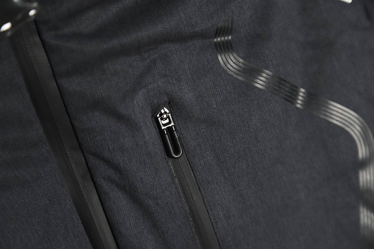 DESCENTE Hooded Cropped Down Jacket with Laminated Pockets Navy blue