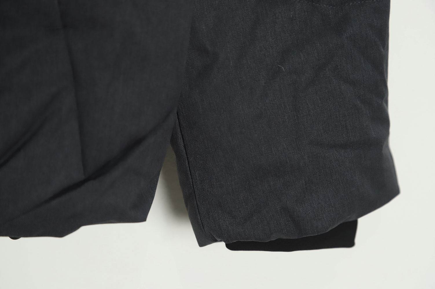 DESCENTE Hooded Cropped Down Jacket with Laminated Pockets Navy blue