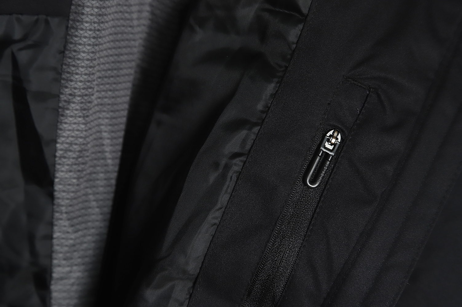 DESCENTE Hooded Cropped Down Jacket with Laminated Pockets Black