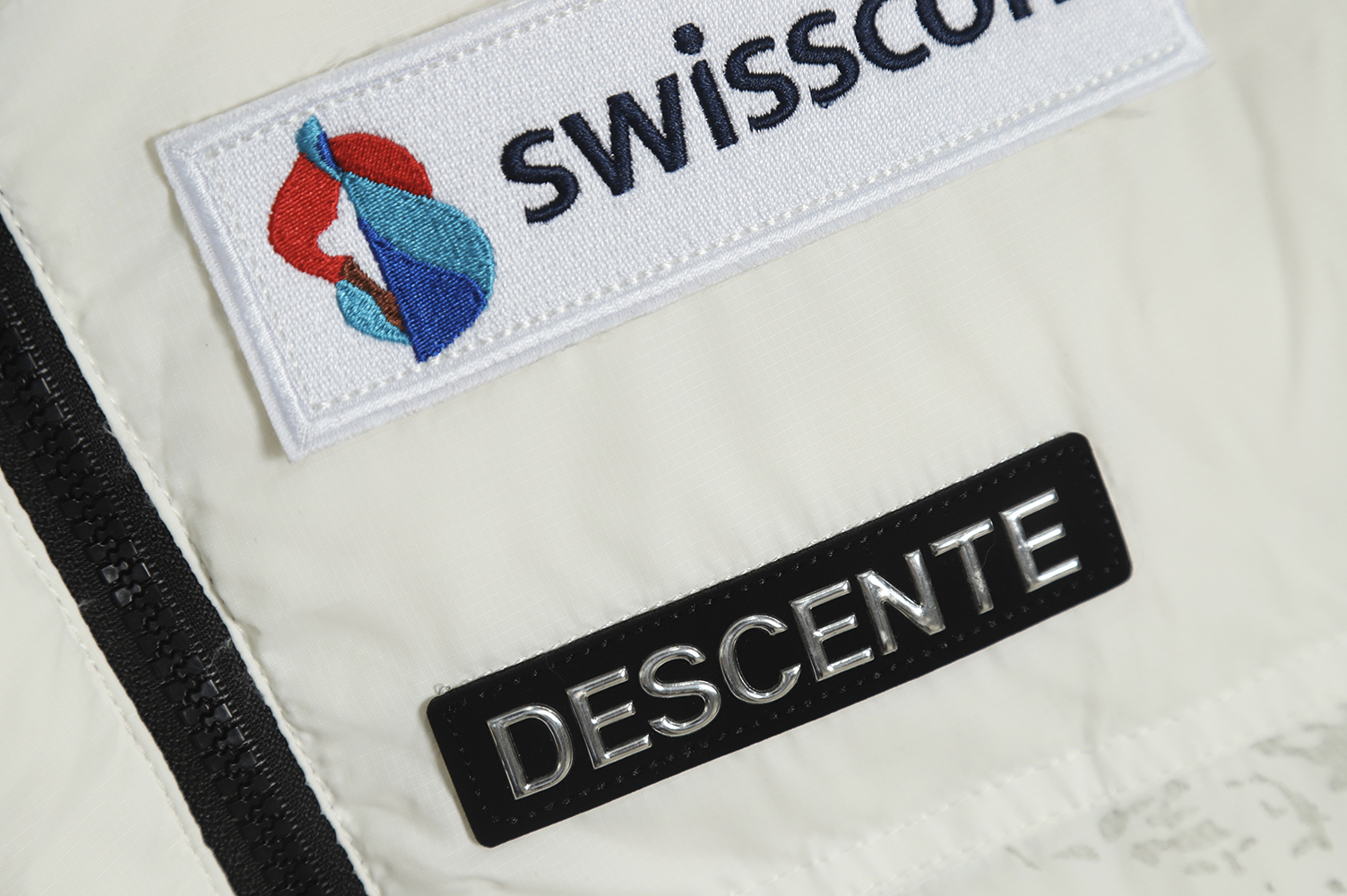 DESCENTE 22Fw Audi Multilabel Down Jacket Ivory