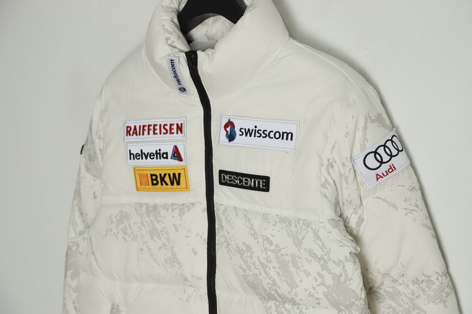 DESCENTE 22Fw Audi Multilabel Down Jacket Ivory