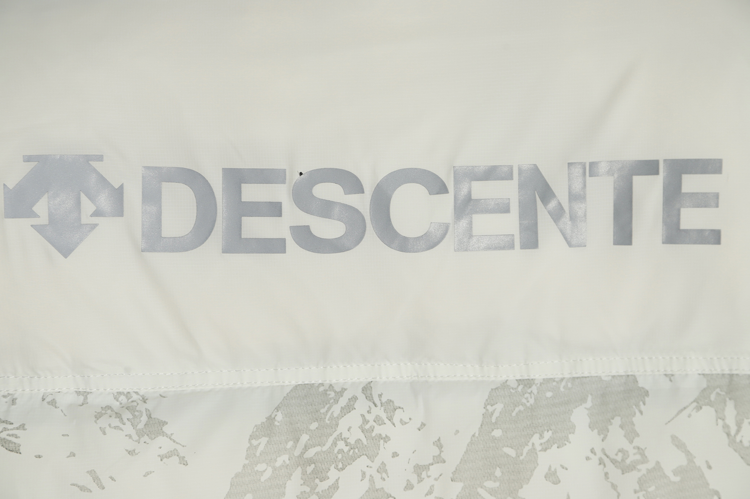 DESCENTE 22Fw Audi Multilabel Down Jacket Ivory