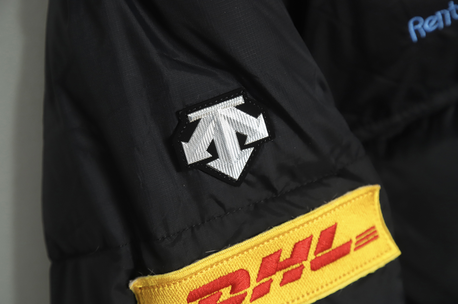 DESCENTE 22Fw Multilabel Down Jacket Black