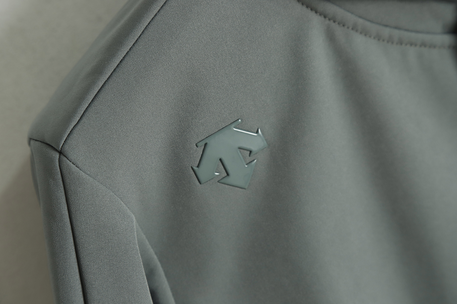 DESCENTE Jacket Winter Laminated Hooded Fleece Jacket Grey