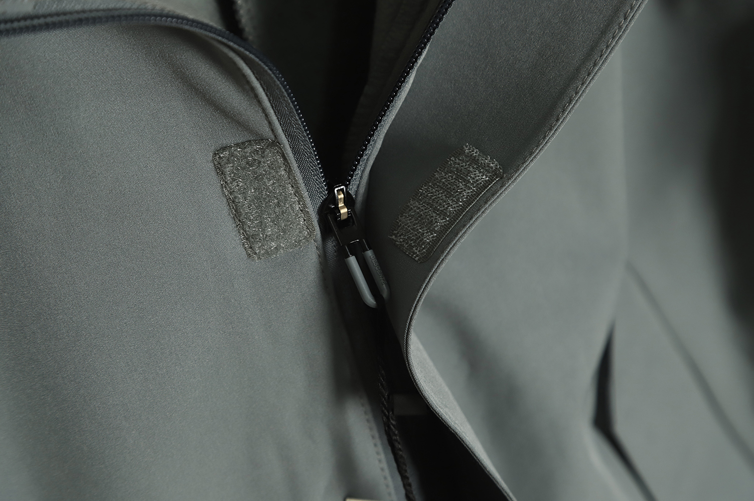 DESCENTE Jacket Winter Laminated Hooded Fleece Jacket Grey