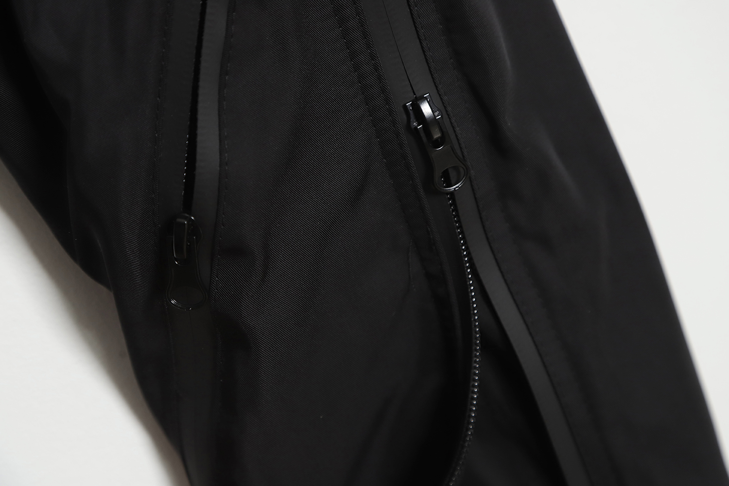 FAR ARCHIVE Technical waterproof zip trousers
