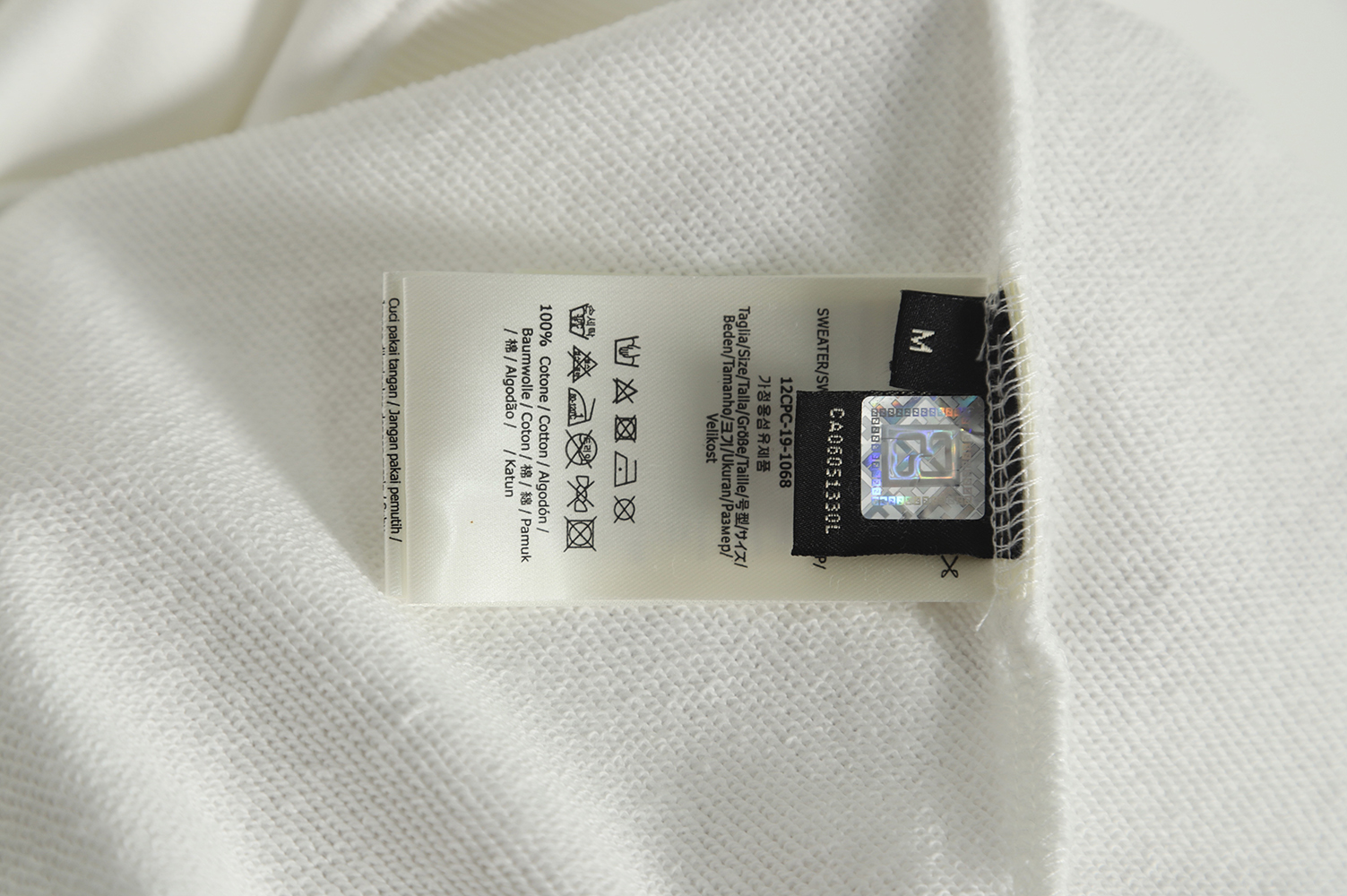 Fendi 22ss Classic Monster Eyes Embroidered Crew Neck Sweatshirt